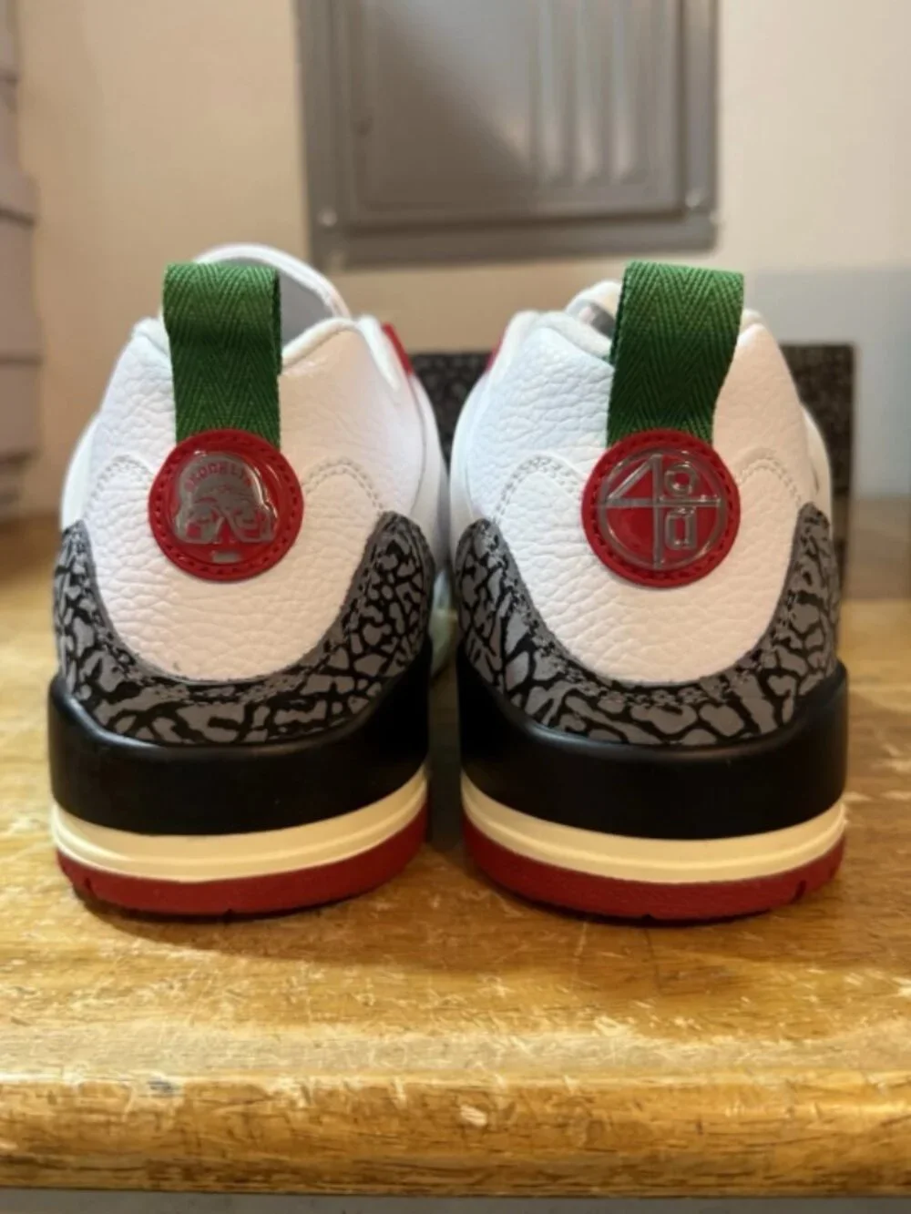 Nike Air Jordan Spizike Low SE Do The Right Thing Sneaker IM7425-100